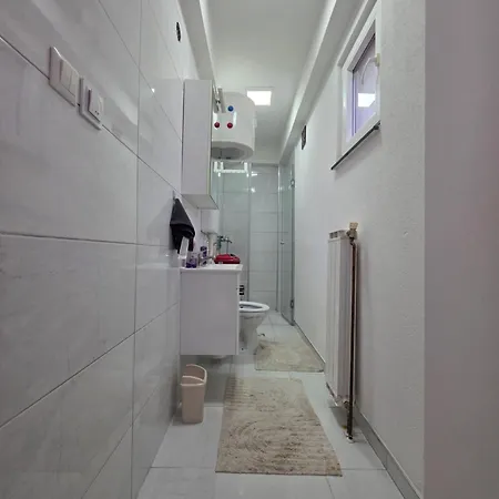 Omerovic - Panon Centar 公寓